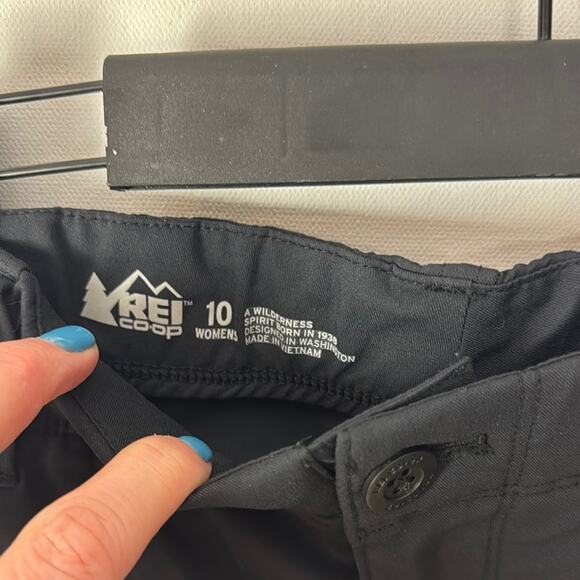 REI Pants - Women's 10 - Picture 4 of 6